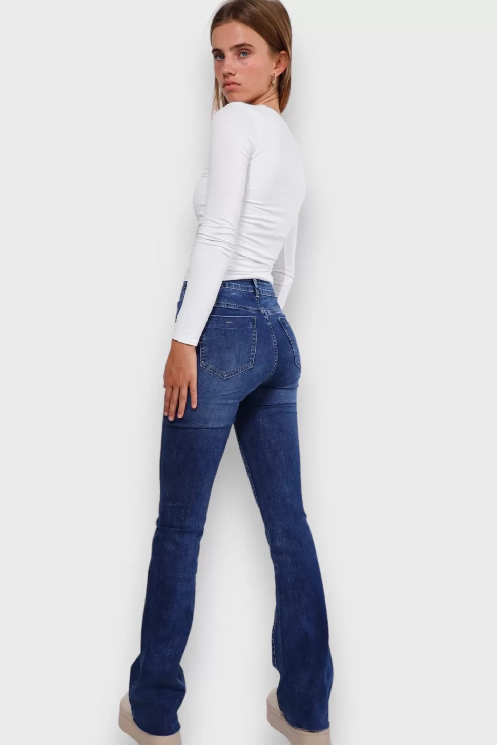 Broeken^Meet Me There Flared Jeans Dark Blue